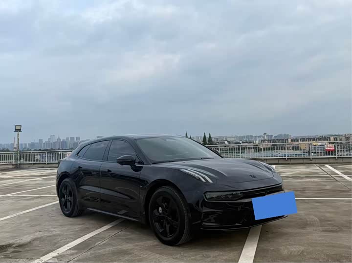 Фото 2 - Zeekr 001