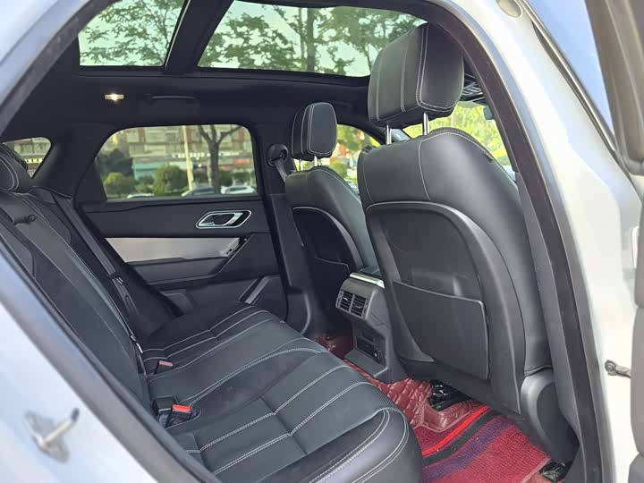 Фото 10 - Land Rover Range Rover Velar