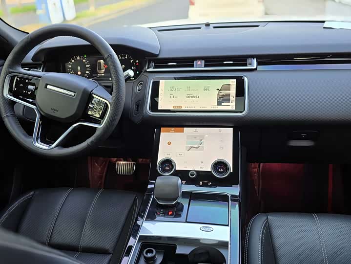 Фото 11 - Land Rover Range Rover Velar