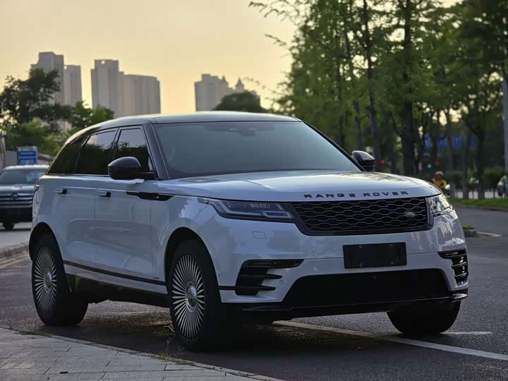 Фото 3 - Land Rover Range Rover Velar