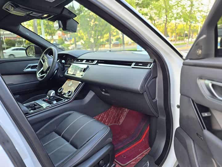 Фото 8 - Land Rover Range Rover Velar