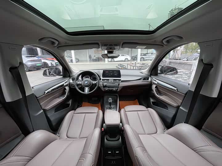 Фото 10 - BMW X1