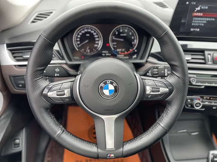 Фото 15 - BMW X1