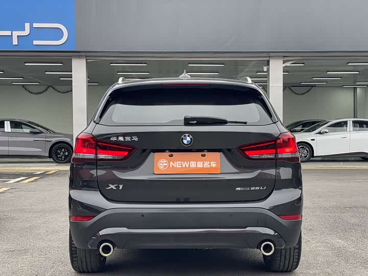 Фото 17 - BMW X1