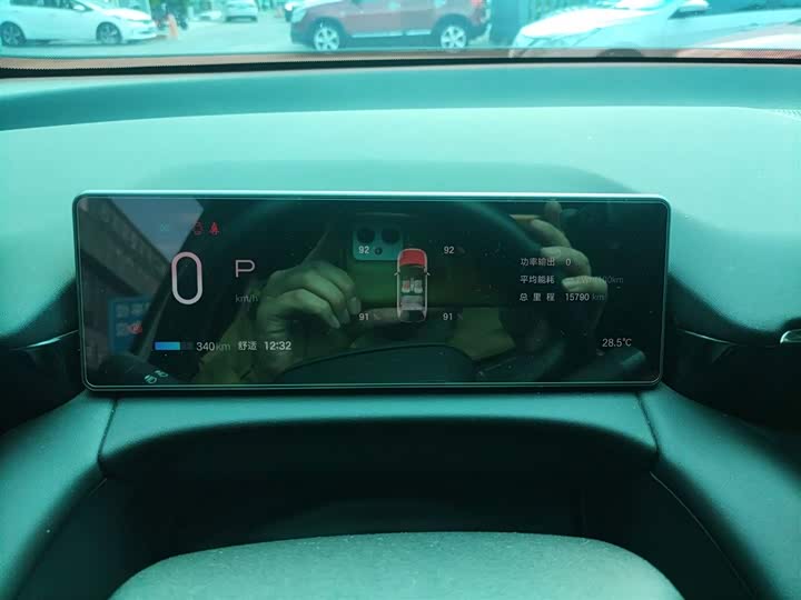 Фото 12 - GAC Aion V