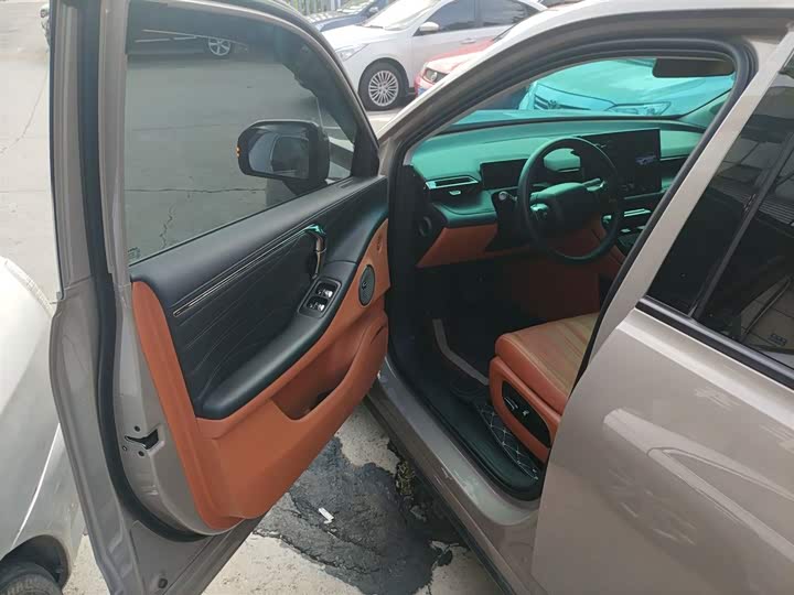 Фото 16 - GAC Aion V