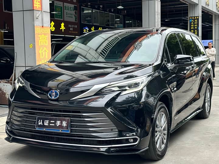 Фото 1 - Toyota Sienna