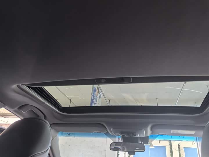 Фото 14 - Toyota Camry