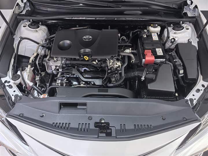 Фото 16 - Toyota Camry