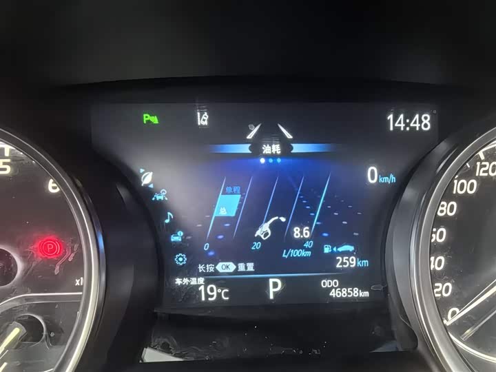 Фото 5 - Toyota Camry