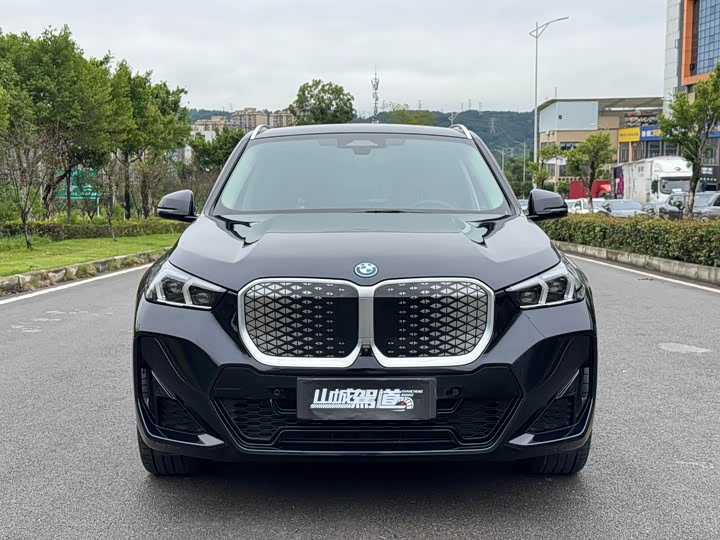 Фото 2 - BMW iX1
