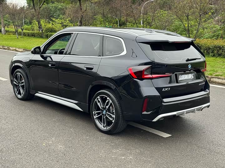 Фото 6 - BMW iX1