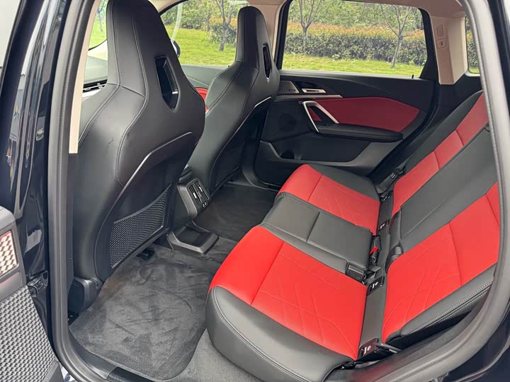 Фото 8 - BMW iX1