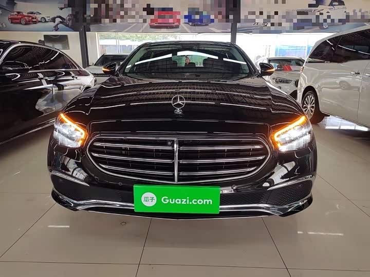 Фото 3 - Mercedes-Benz E-Class