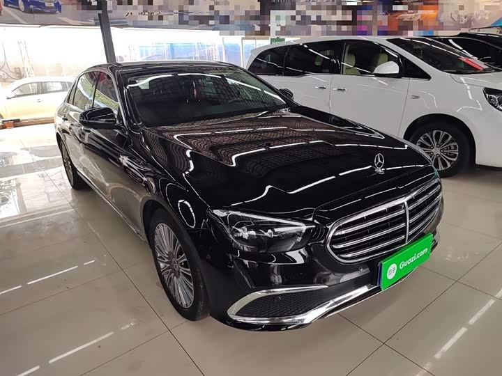 Фото 4 - Mercedes-Benz E-Class