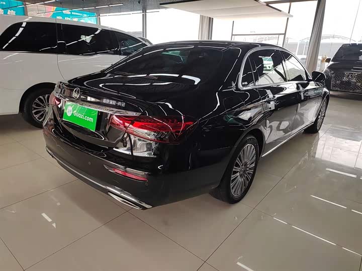 Фото 7 - Mercedes-Benz E-Class