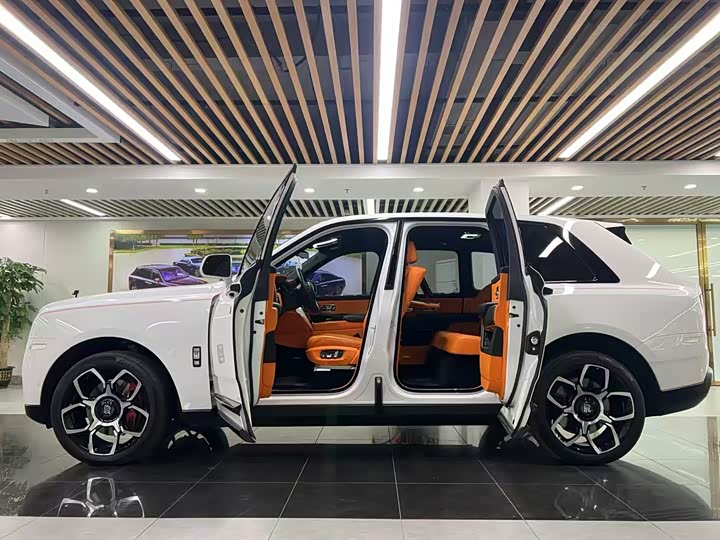 Фото 2 - Rolls-Royce Cullinan