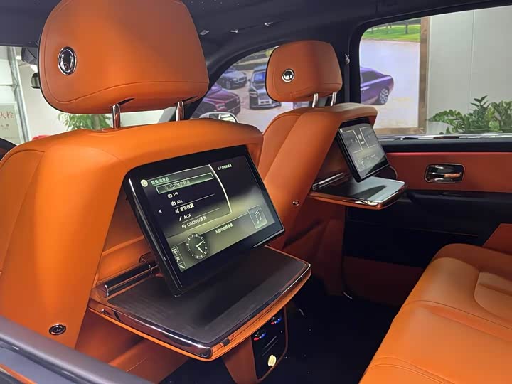 Фото 4 - Rolls-Royce Cullinan