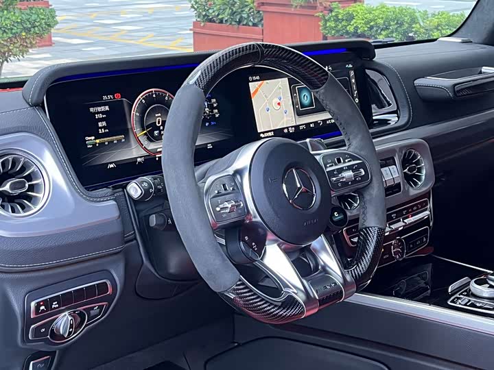 Фото 10 - Mercedes-Benz G-Class AMG