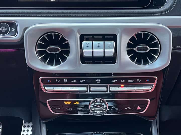 Фото 14 - Mercedes-Benz G-Class AMG