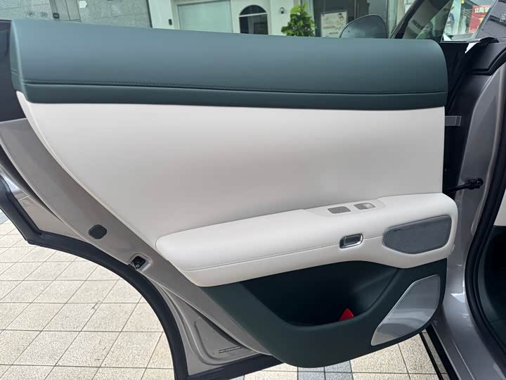 Фото 13 - Xiaomi YU7