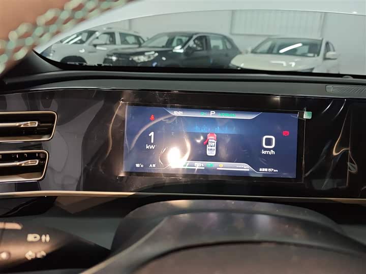 Фото 12 - BYD Qin L