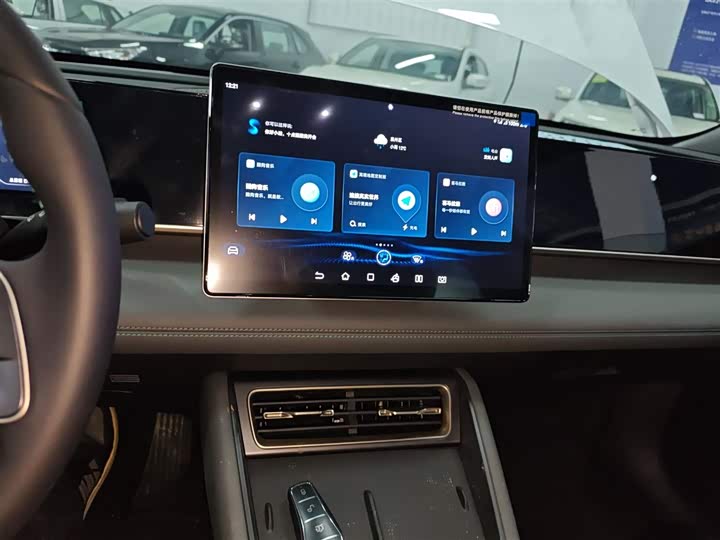 Фото 13 - BYD Qin L