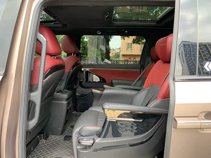 Фото 14 - GAC Trumpchi M8