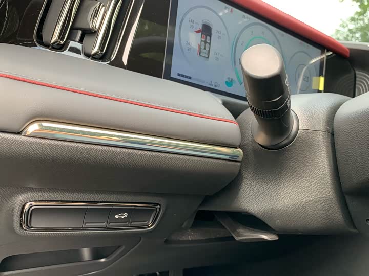 Фото 21 - GAC Trumpchi M8