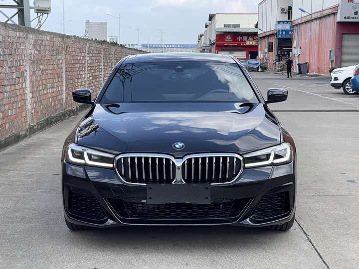 Фото 2 - BMW 5 Series