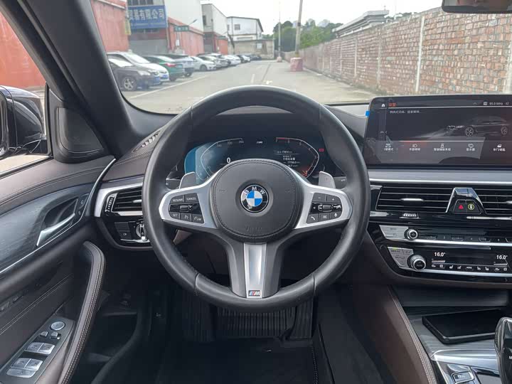 Фото 9 - BMW 5 Series