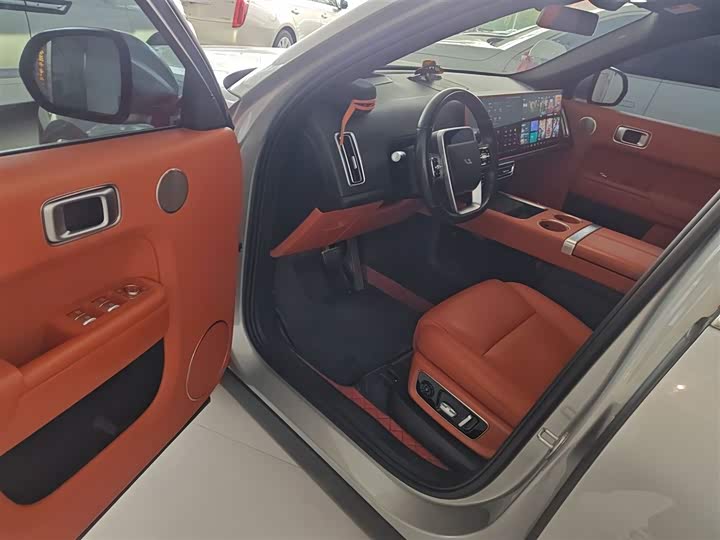 Фото 13 - LiXiang L9