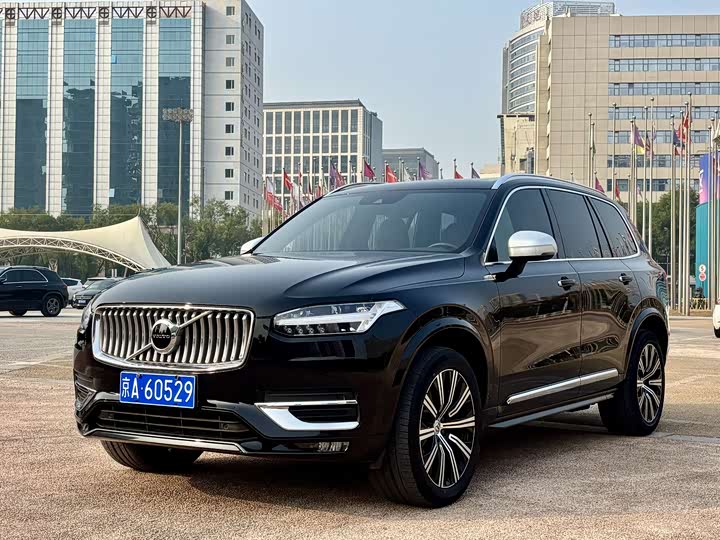 Фото 1 - Volvo XC90