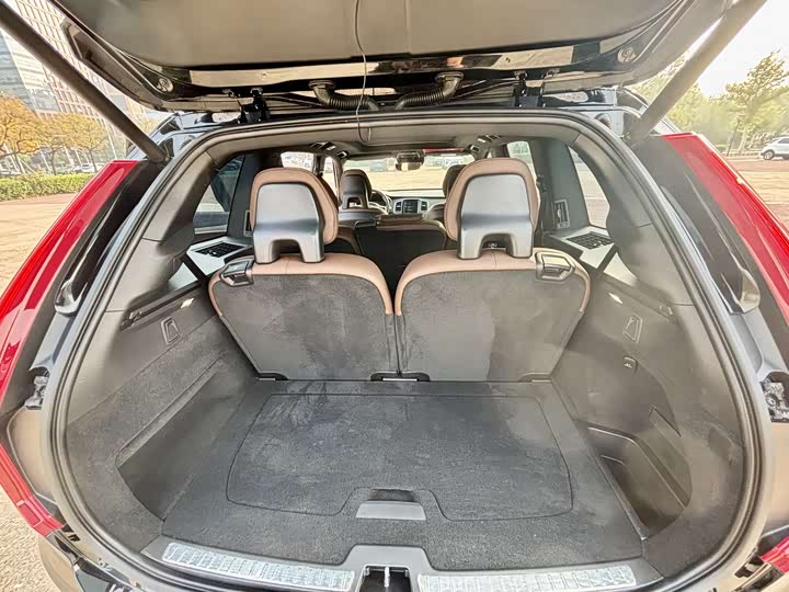 Фото 13 - Volvo XC90