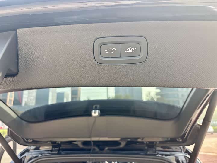 Фото 14 - Volvo XC90