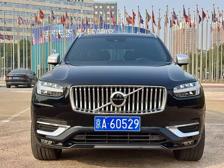 Фото 2 - Volvo XC90