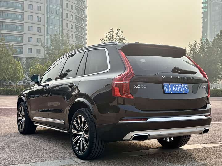 Фото 6 - Volvo XC90