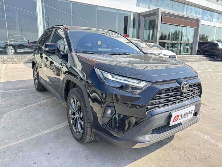 Фото 8 - Toyota RAV4