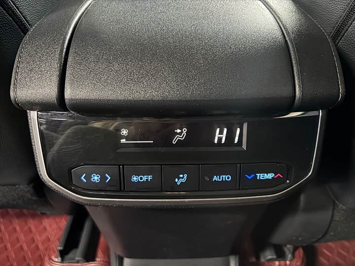 Фото 10 - Toyota Highlander