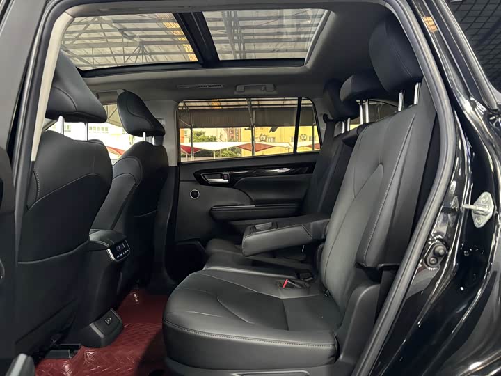 Фото 6 - Toyota Highlander