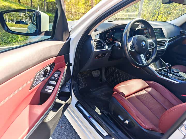 Фото 10 - BMW 3 Series