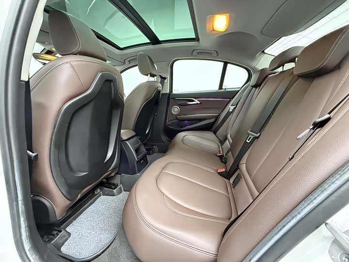 Фото 8 - BMW 1 Series