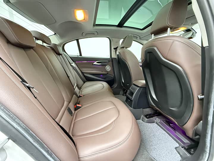 Фото 9 - BMW 1 Series