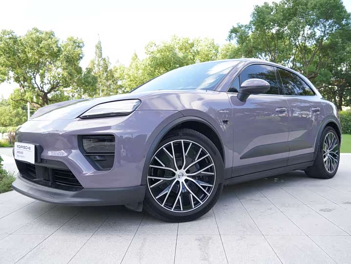 Фото 1 - Porsche Macan EV