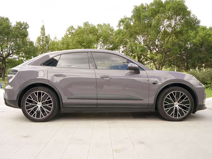 Фото 15 - Porsche Macan EV