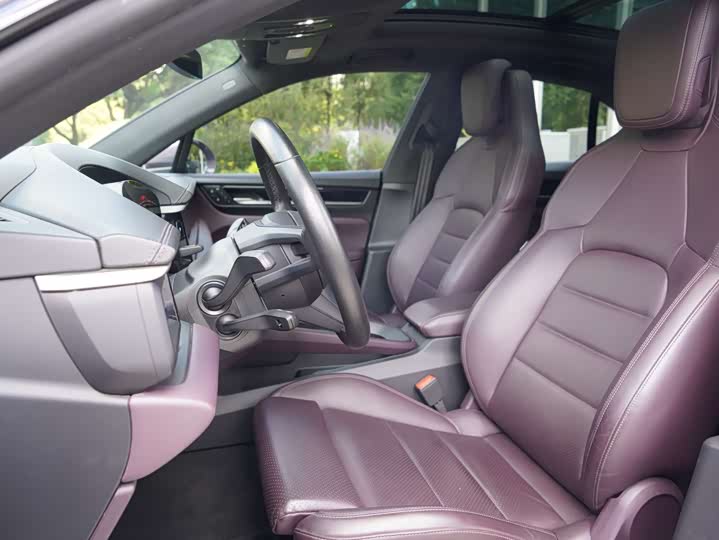 Фото 6 - Porsche Macan EV