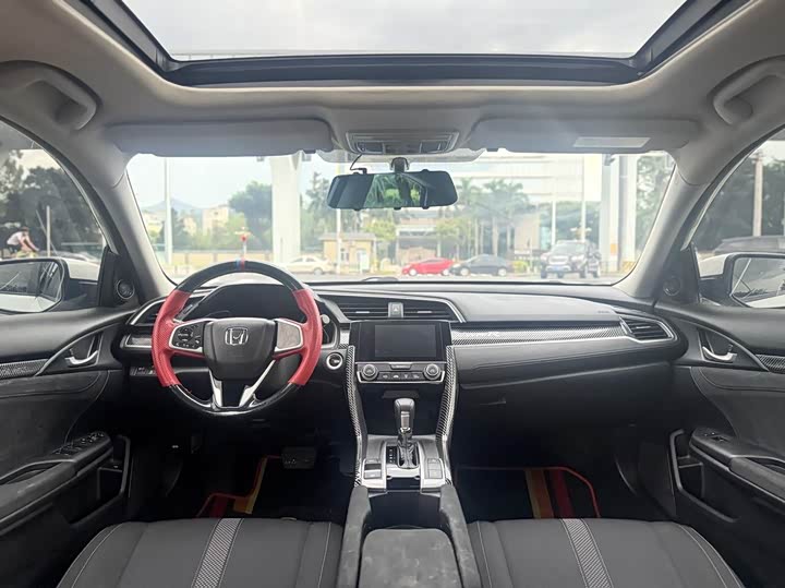 Фото 10 - Honda Civic