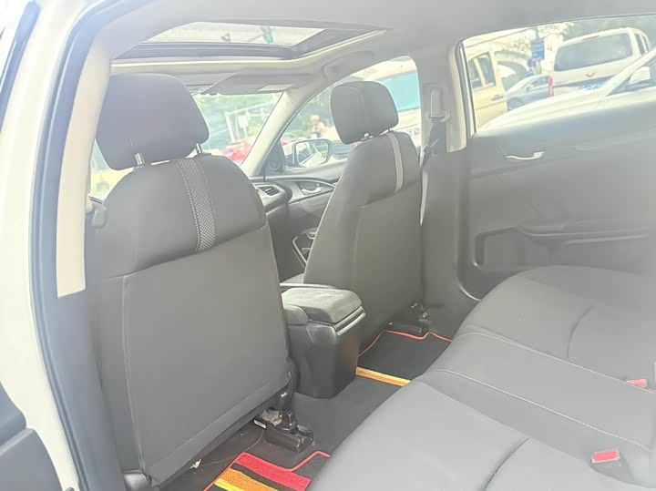 Фото 11 - Honda Civic