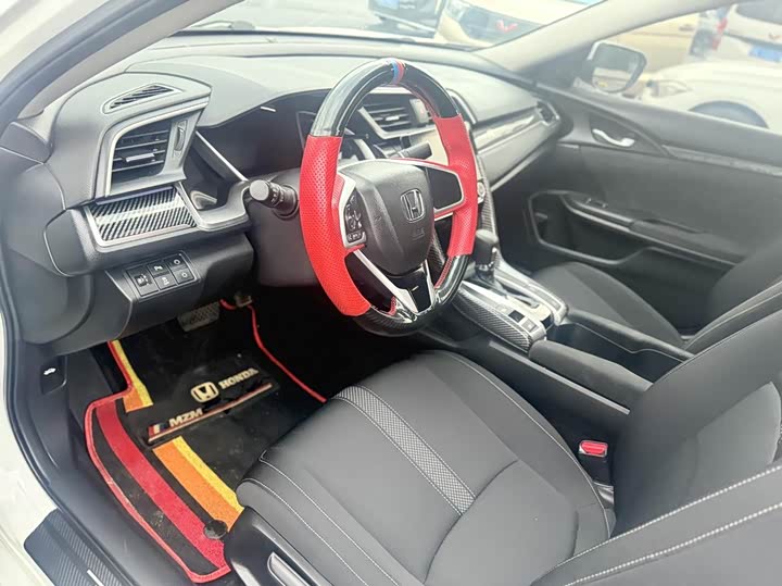 Фото 8 - Honda Civic