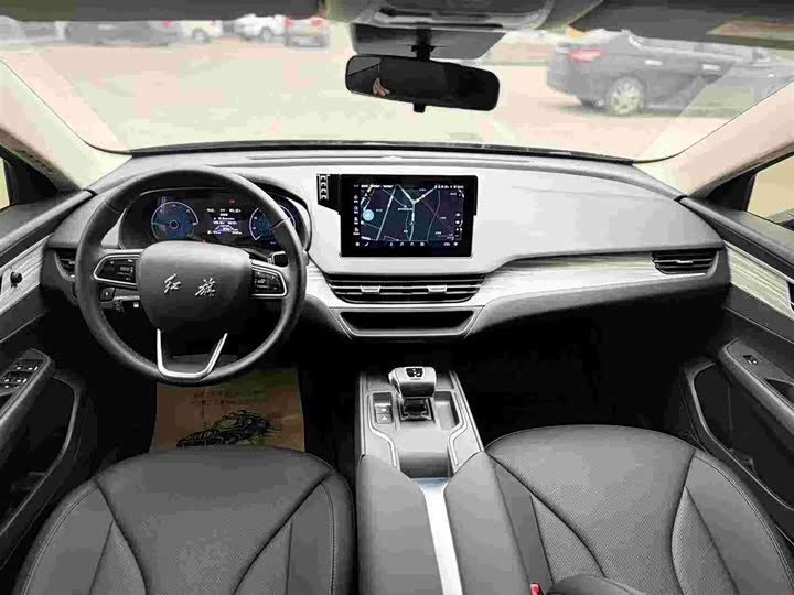 Фото 3 - Hongqi E-QM5